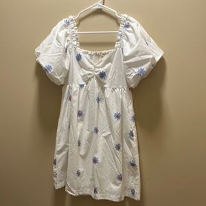 White and Blue Flowers Puff Sleeve Dress